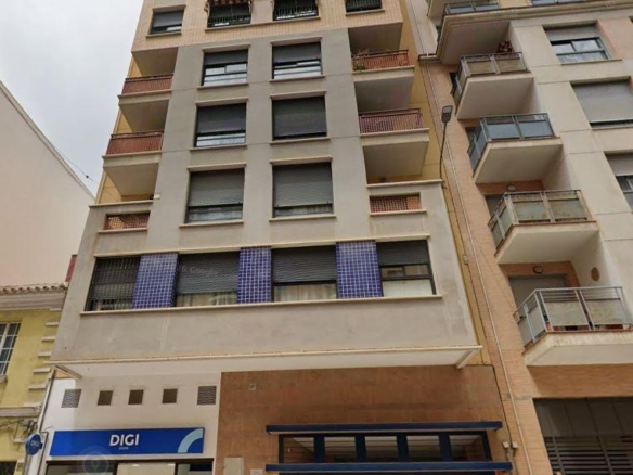 Semi nuevo con garaje centro