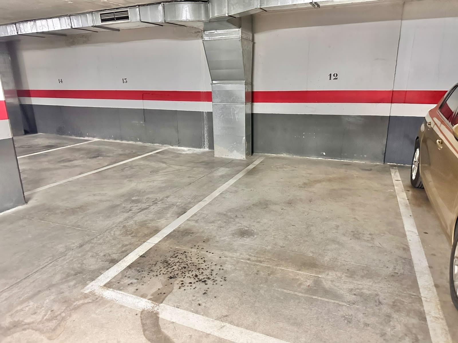 Semi nuevo con garaje centro