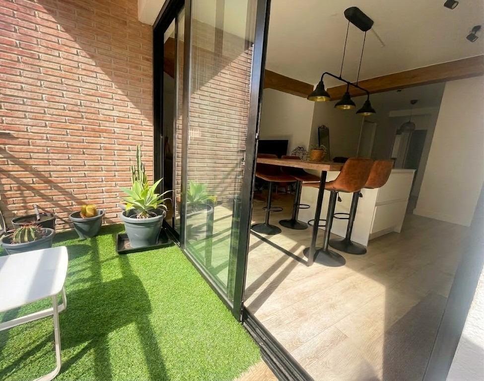Totalmente reformado con terraza