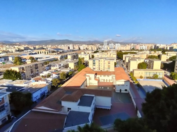 3 Habitaciones con terraza y vistas despejadas
