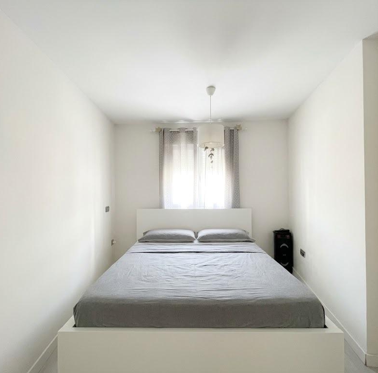 Chalet en venta en Carlos Haya, 4 habitaciones, piscina, sótano y gran terraza