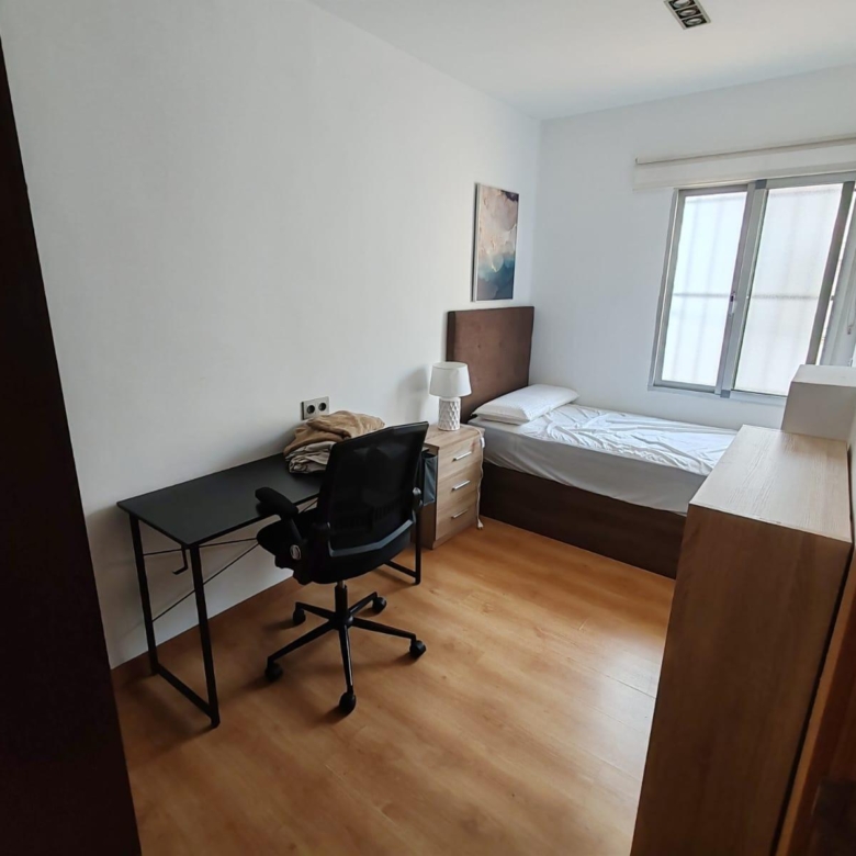 Habitaciones en alquiles zona La Aurora