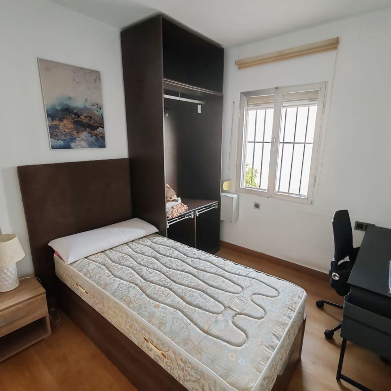 Habitaciones en alquiles zona La Aurora