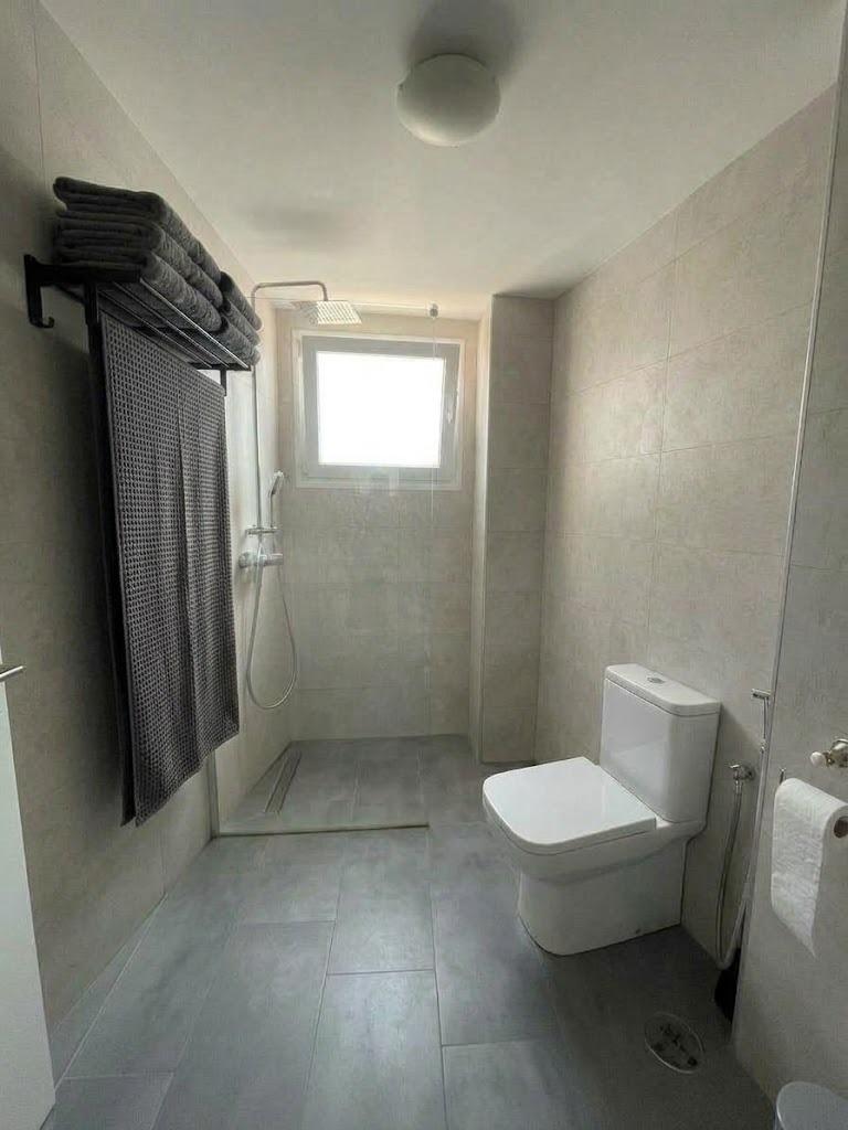 Chalet en venta en Carlos Haya, 4 habitaciones, piscina, sótano y gran terraza