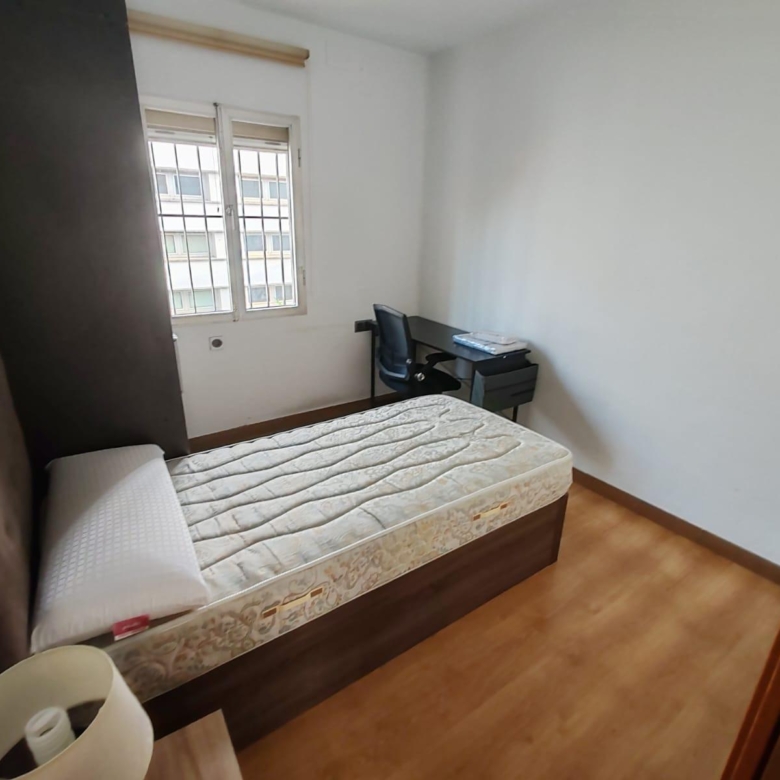 Habitaciones en alquiles zona La Aurora