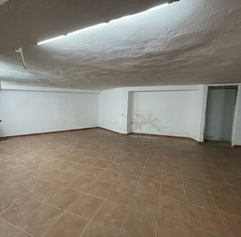 Chalet en venta en Carlos Haya, 4 habitaciones, piscina, sótano y gran terraza