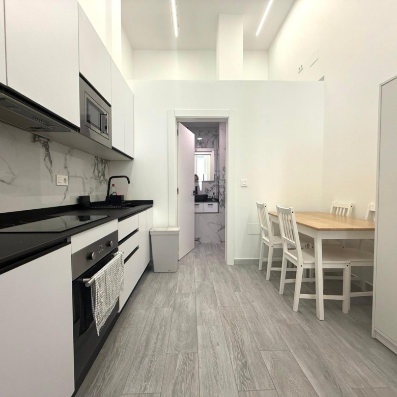 Espectacular apartamento a estrenar a un paso del centro histórico de Málaga con licencia vacacional
