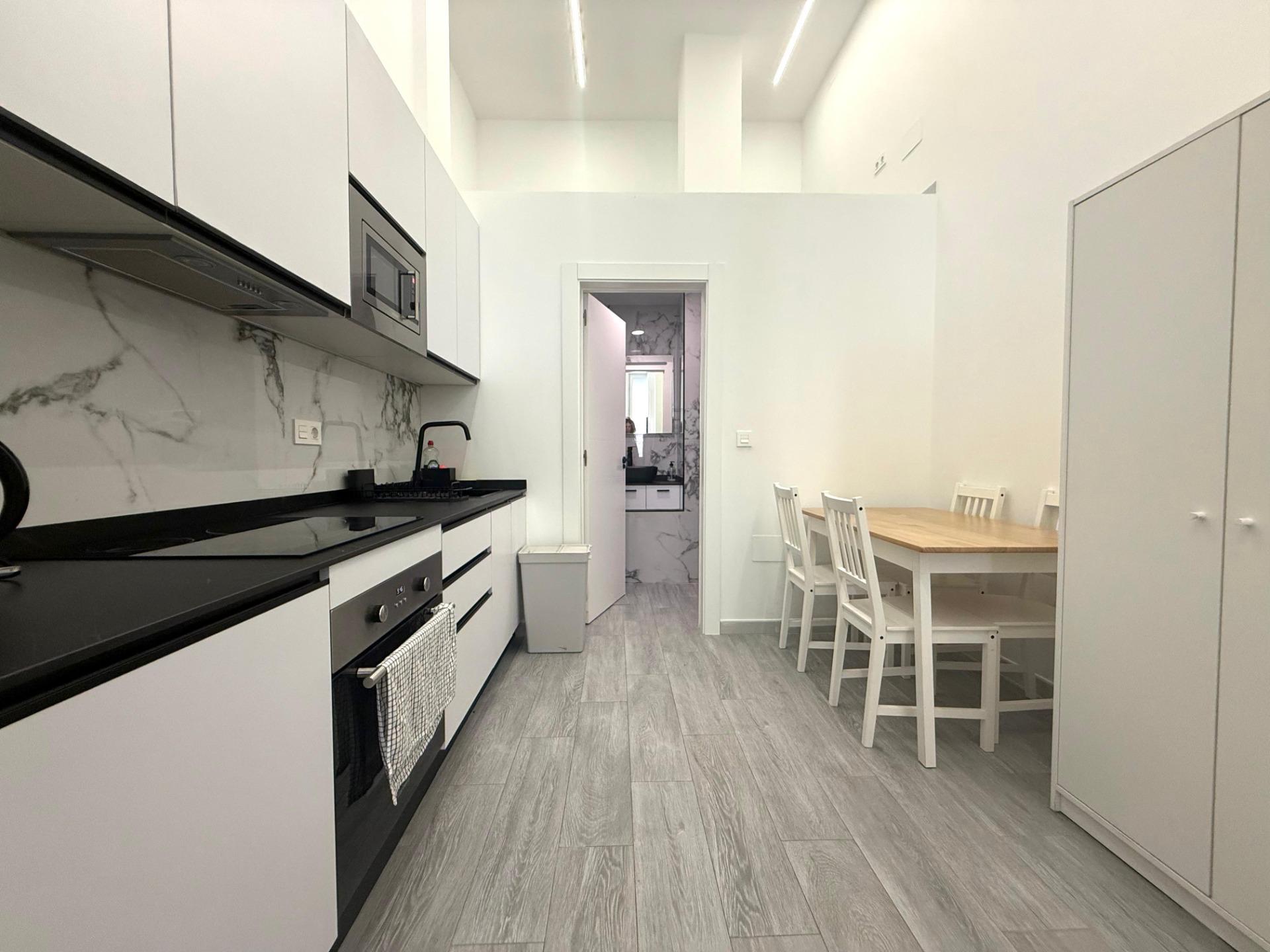 Espectacular apartamento a estrenar a un paso del centro histórico de Málaga con licencia vacacional