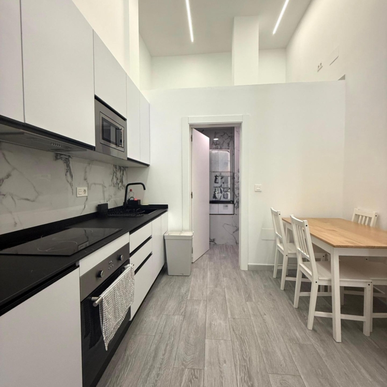 Espectacular apartamento a estrenar a un paso del centro histórico de Málaga con licencia vacacional