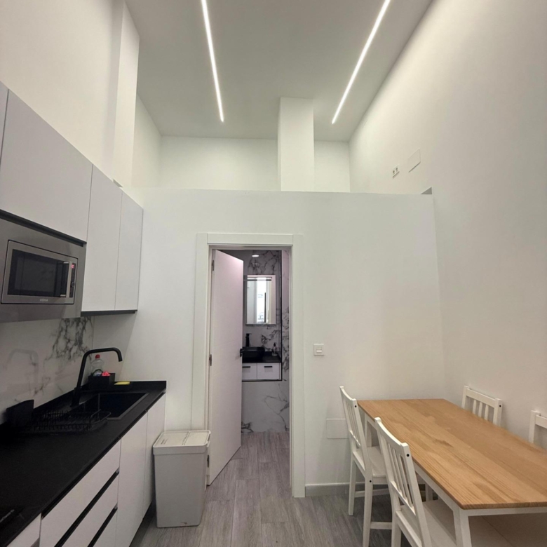 Espectacular apartamento a estrenar a un paso del centro histórico de Málaga con licencia vacacional
