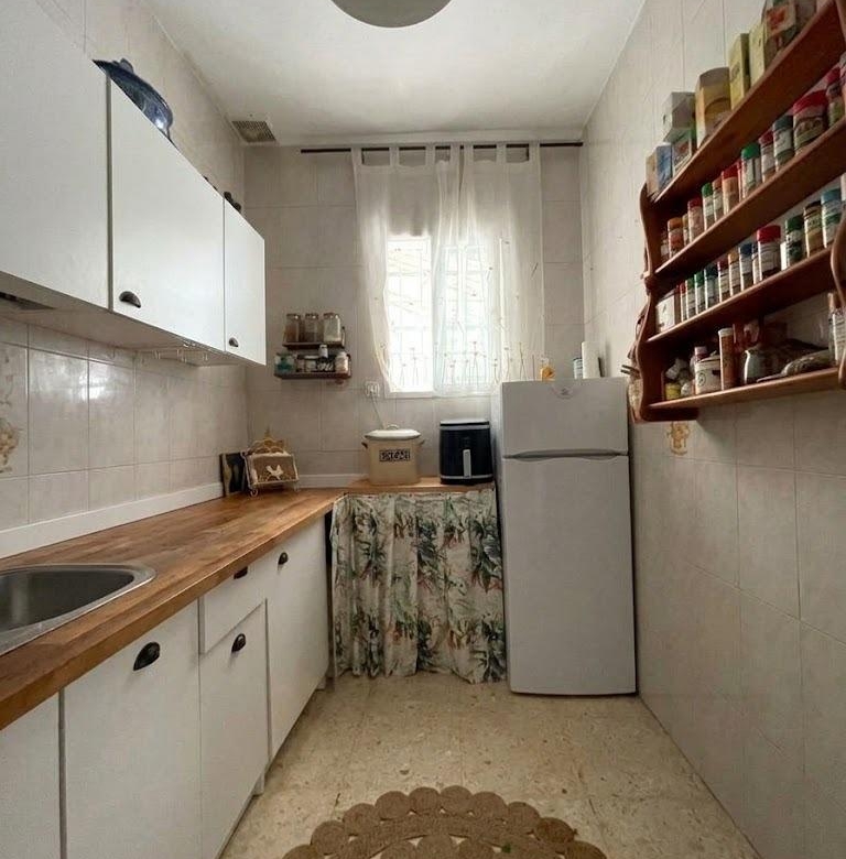 Casa en venta en Ciudad Jardín, 4 habitaciones, gran terraza de 72m² con piscina, en una única planta.