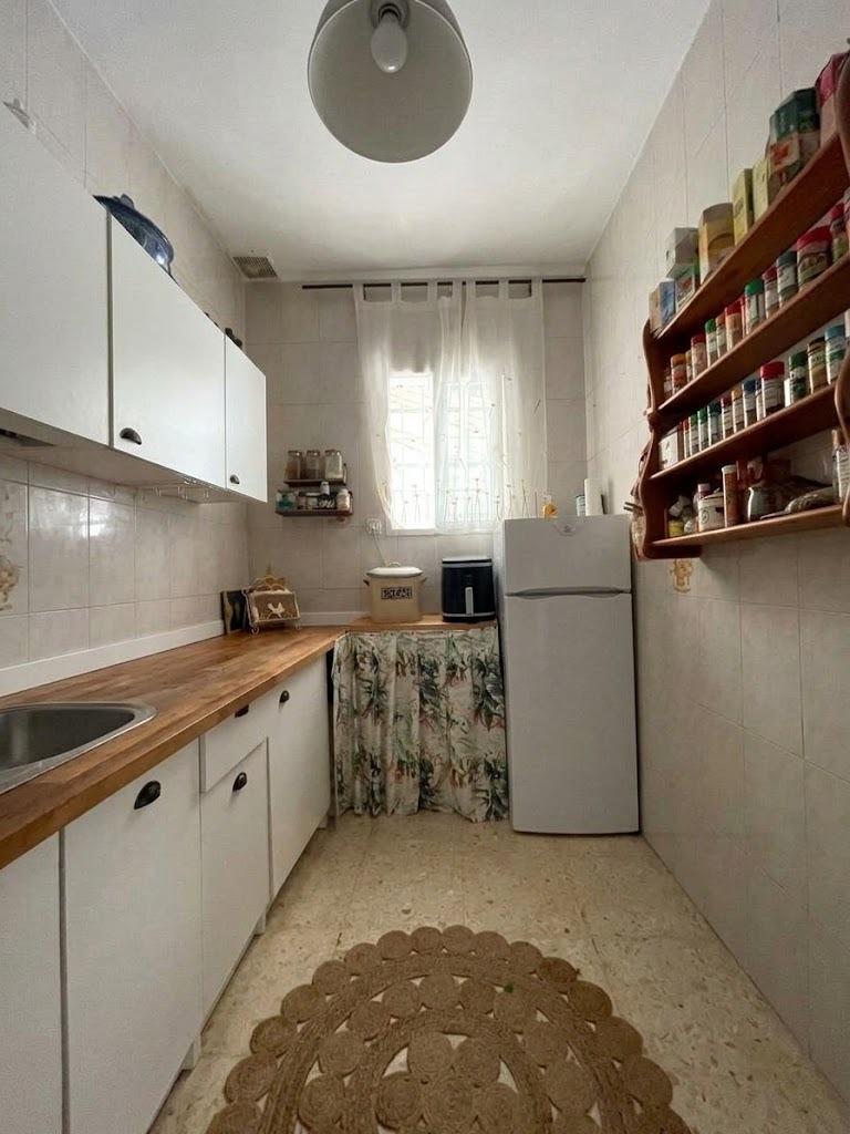 Casa en venta en Ciudad Jardín, 4 habitaciones, gran terraza de 72m² con piscina, en una única planta.