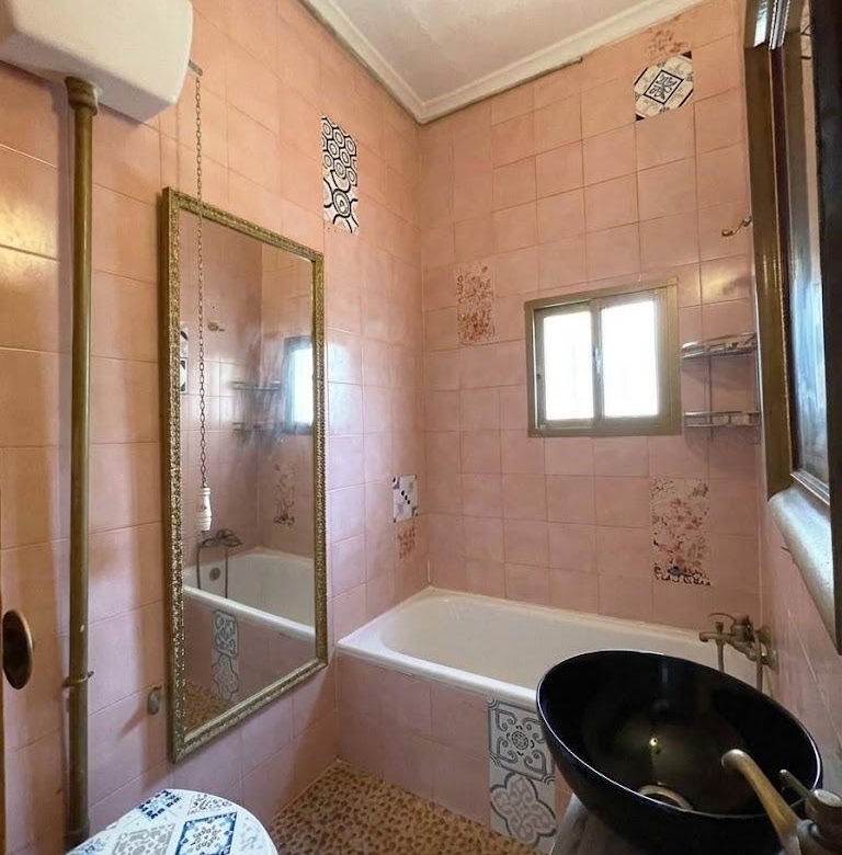 Casa en venta en Ciudad Jardín, 4 habitaciones, gran terraza de 72m² con piscina, en una única planta.