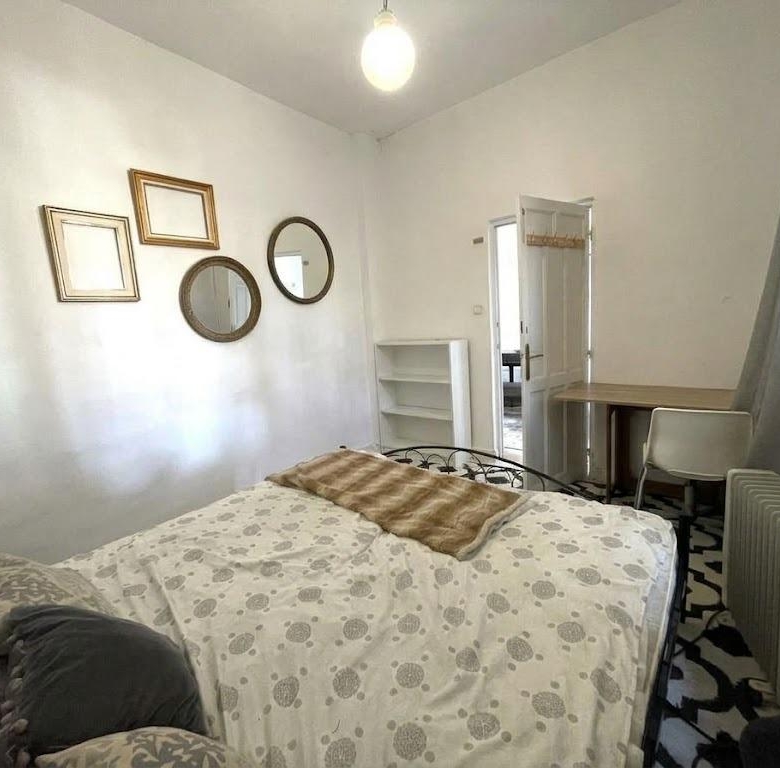 Casa en venta en Ciudad Jardín, 4 habitaciones, gran terraza de 72m² con piscina, en una única planta.