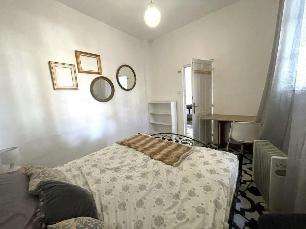 Casa en venta en Ciudad Jardín, 4 habitaciones, gran terraza de 72m² con piscina, en una única planta.
