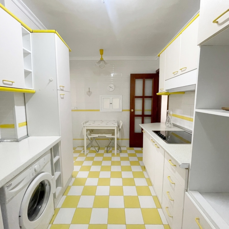Vivienda en alquiler con plaza de garaje  junto a la Estación de Tren María Zambrano