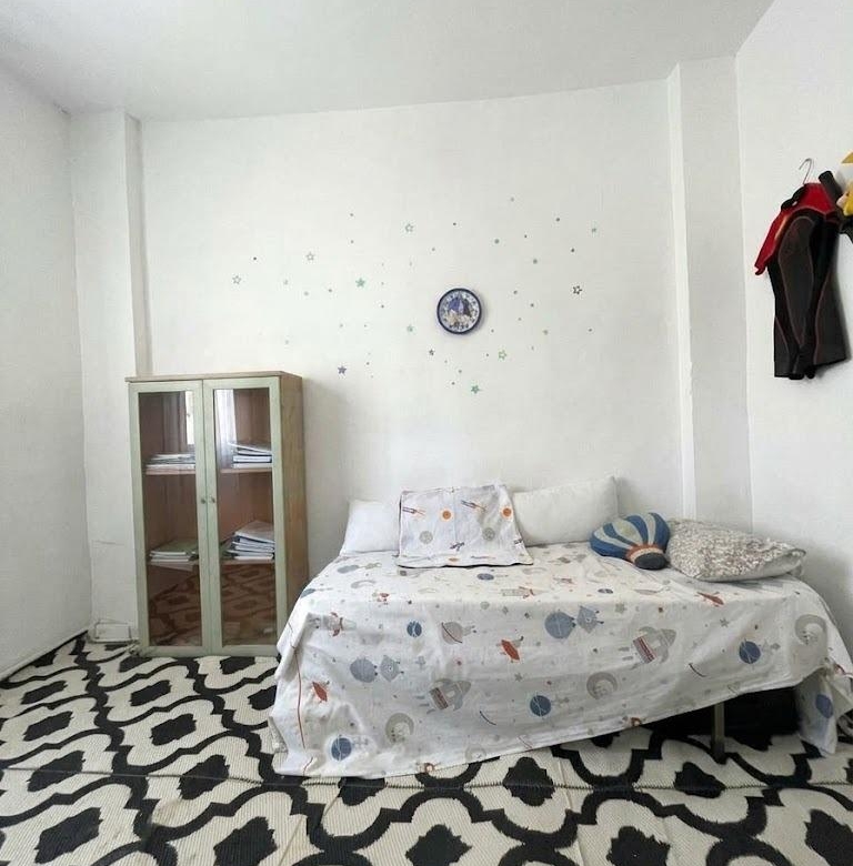 Casa en venta en Ciudad Jardín, 4 habitaciones, gran terraza de 72m² con piscina, en una única planta.