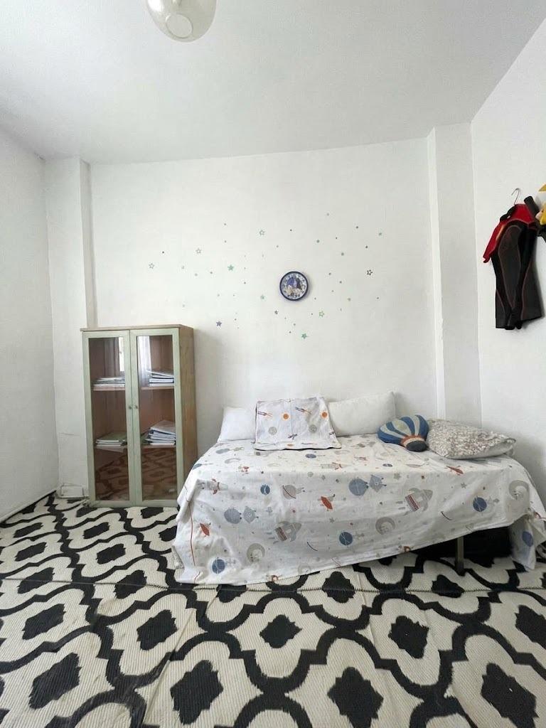 Casa en venta en Ciudad Jardín, 4 habitaciones, gran terraza de 72m² con piscina, en una única planta.