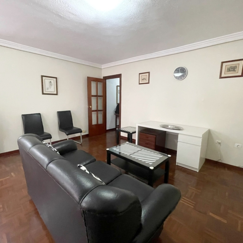 Vivienda en alquiler con plaza de garaje  junto a la Estación de Tren María Zambrano