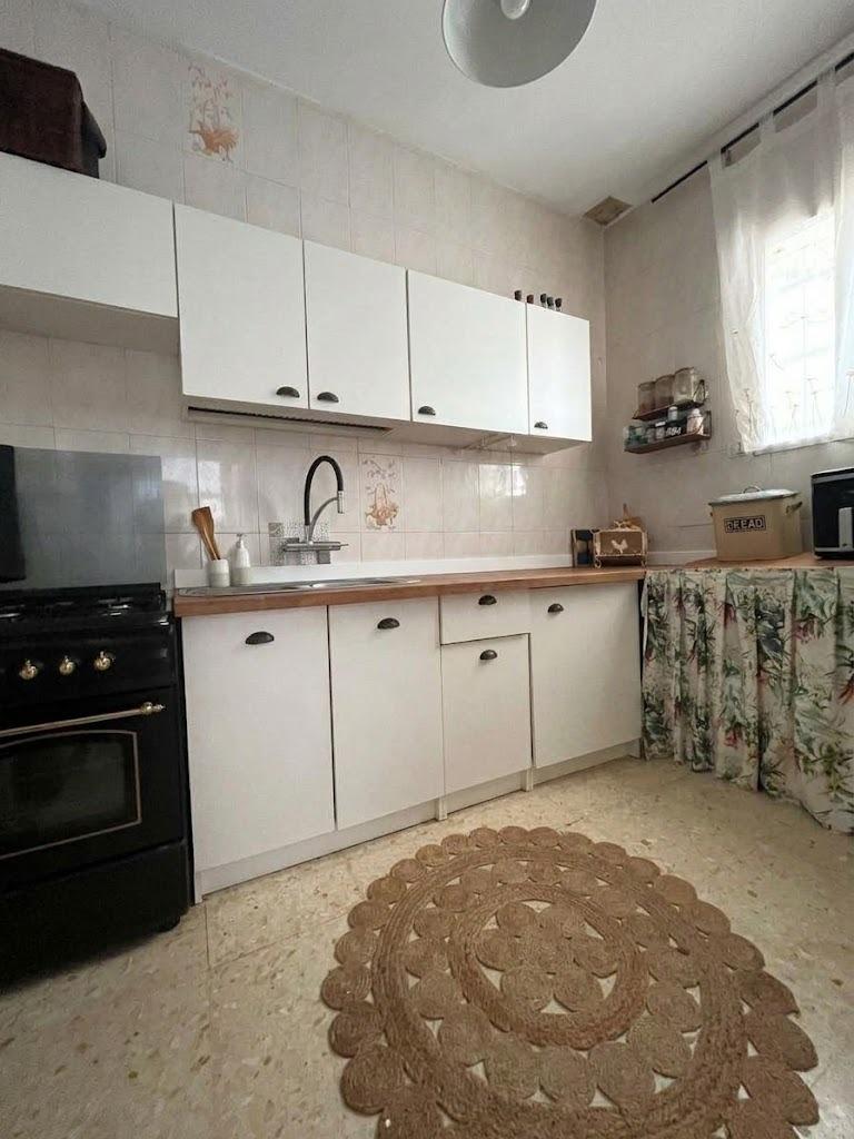 Casa en venta en Ciudad Jardín, 4 habitaciones, gran terraza de 72m² con piscina, en una única planta.