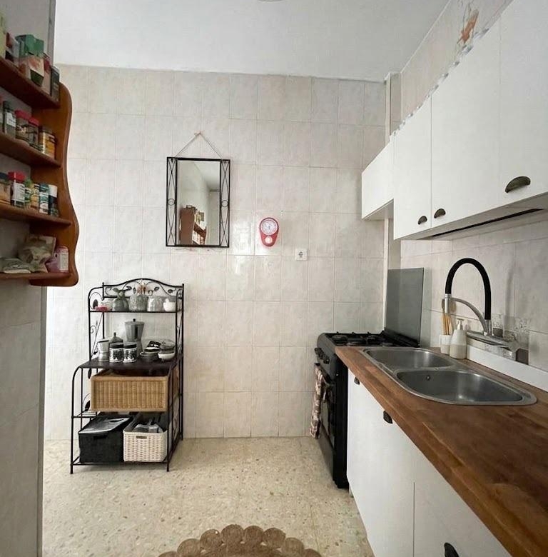 Casa en venta en Ciudad Jardín, 4 habitaciones, gran terraza de 72m² con piscina, en una única planta.