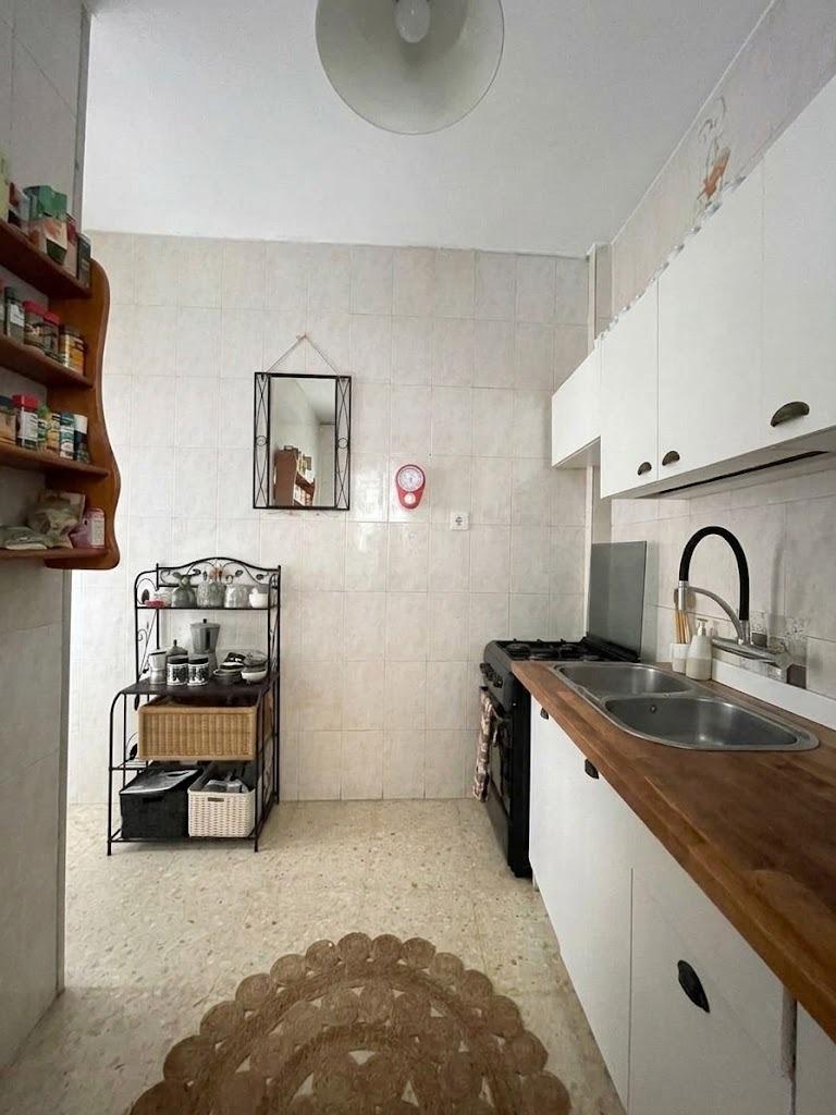 Casa en venta en Ciudad Jardín, 4 habitaciones, gran terraza de 72m² con piscina, en una única planta.