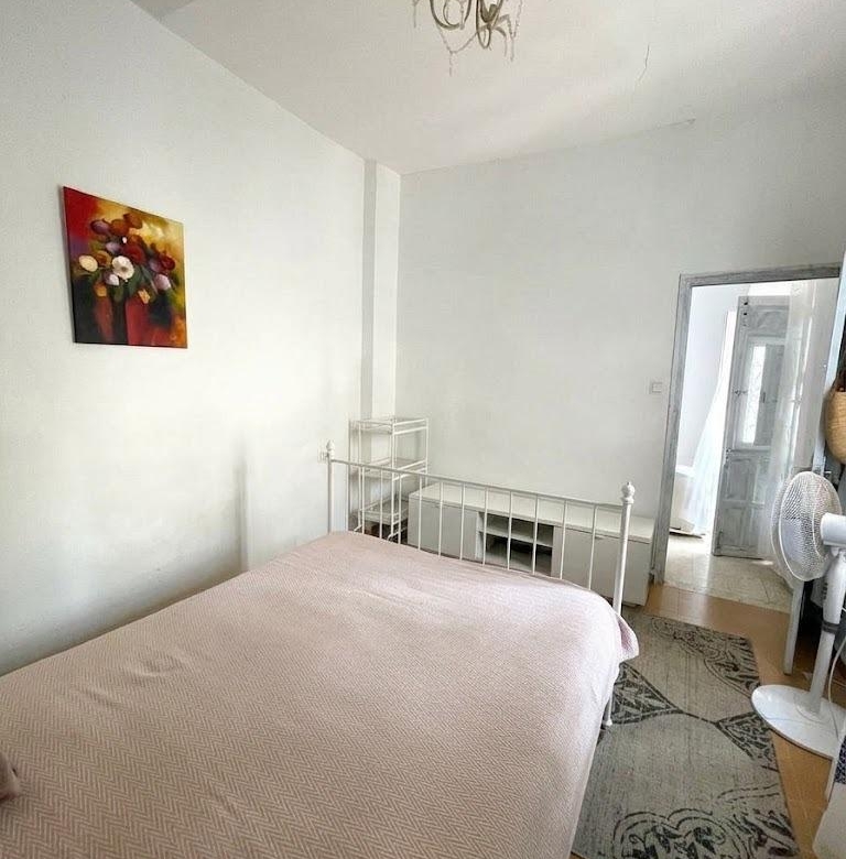 Casa en venta en Ciudad Jardín, 4 habitaciones, gran terraza de 72m² con piscina, en una única planta.
