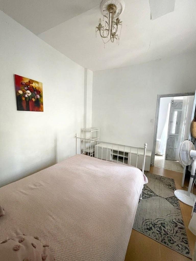 Casa en venta en Ciudad Jardín, 4 habitaciones, gran terraza de 72m² con piscina, en una única planta.