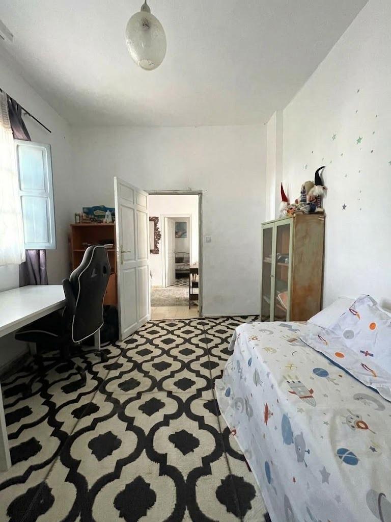 Casa en venta en Ciudad Jardín, 4 habitaciones, gran terraza de 72m² con piscina, en una única planta.