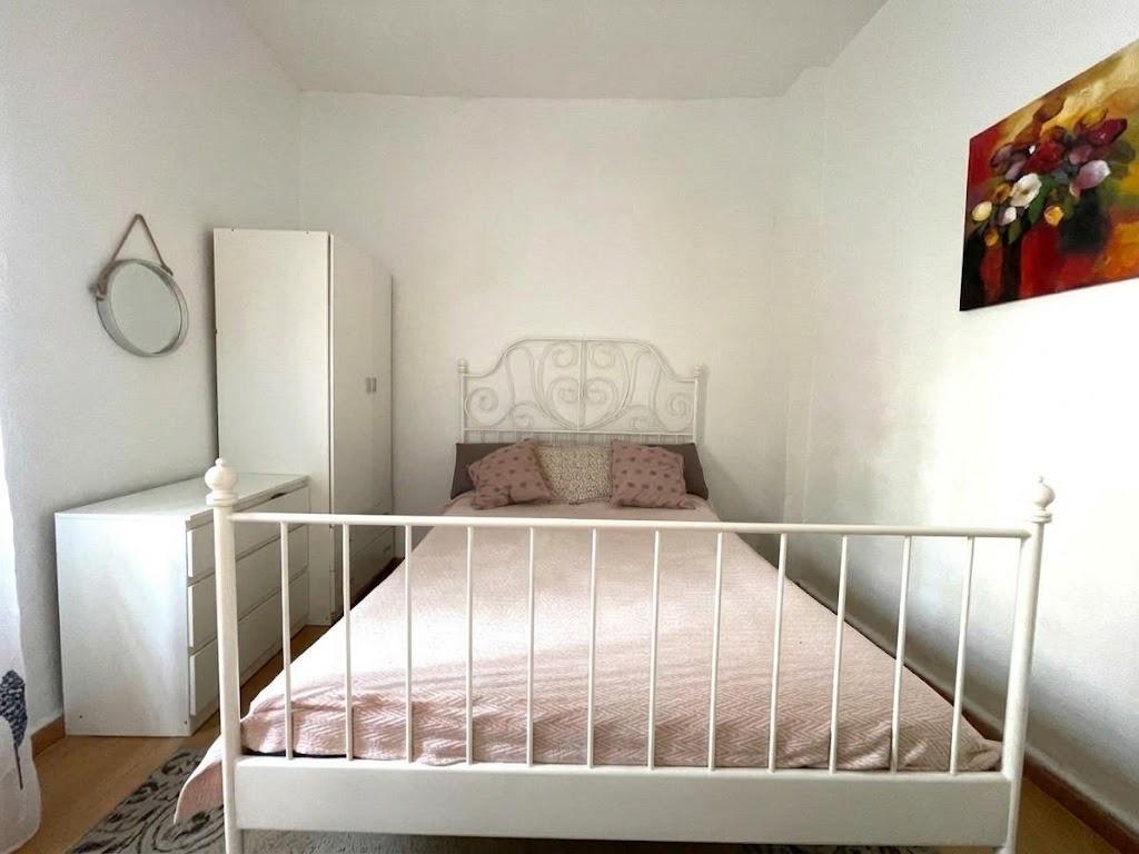 Casa en venta en Ciudad Jardín, 4 habitaciones, gran terraza de 72m² con piscina, en una única planta.