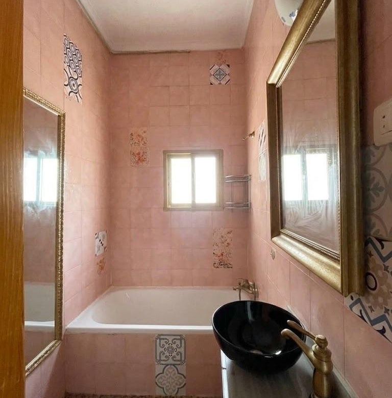 Casa en venta en Ciudad Jardín, 4 habitaciones, gran terraza de 72m² con piscina, en una única planta.