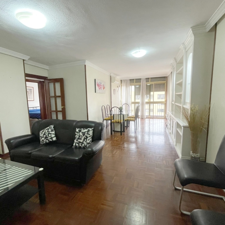 Vivienda en alquiler con plaza de garaje  junto a la Estación de Tren María Zambrano