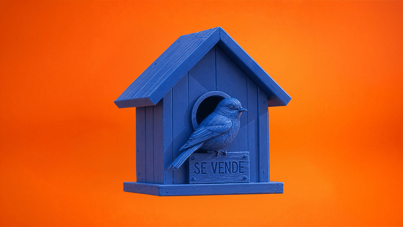 Casa en venta en primavera con pájaro azul sobre fondo naranja en Málaga